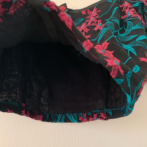 ⭐️3/$20 Floral sheer puffed sleeve Tudor blouse, xs - Picture 4 of 7